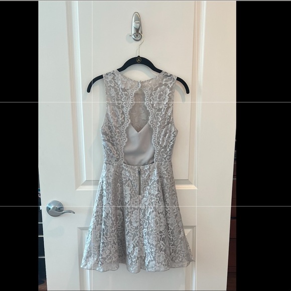 Alice + Olivia Lace Open Back Dress - Picture 10 of 16